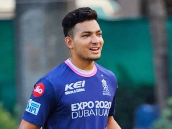 ఓపెనర్‌గా అనూజ్ రావత్‌..