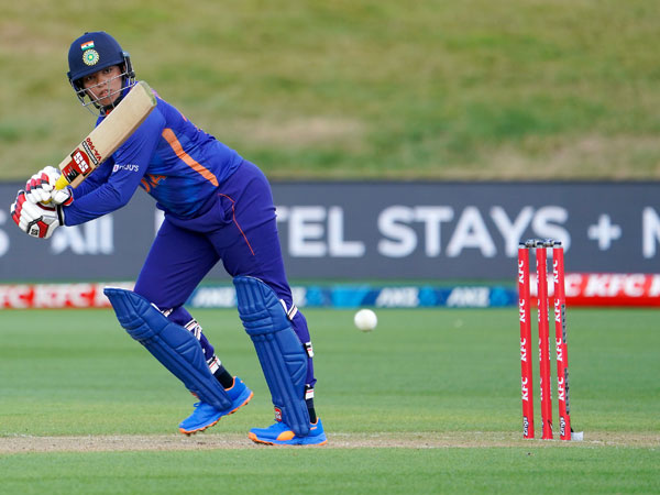  రిచా రికార్డు హాఫ్ సెంచరీ