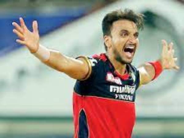 హర్షల్ పటేల్ కోసం పోరు..