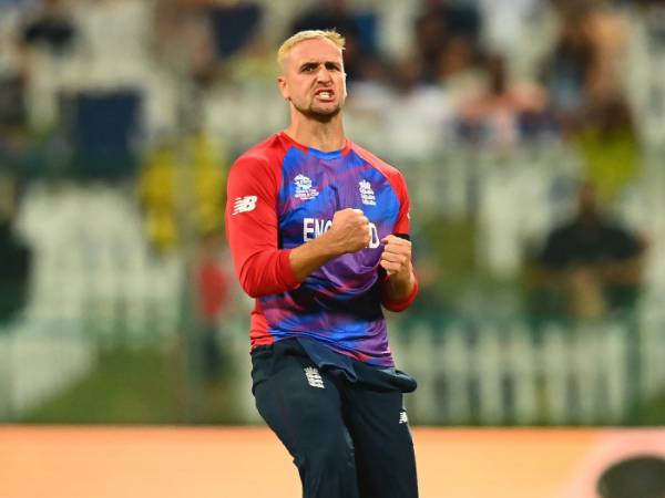  అన్‌సోల్డ్ ప్లేయర్లుగా..