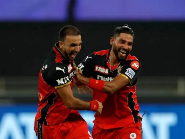 డుఫ్లెసిస్, డీకే..