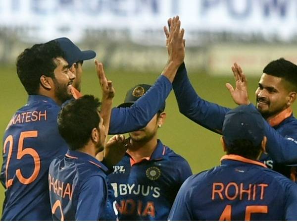 వెంక‌టేశ్ అదుర్స్‌