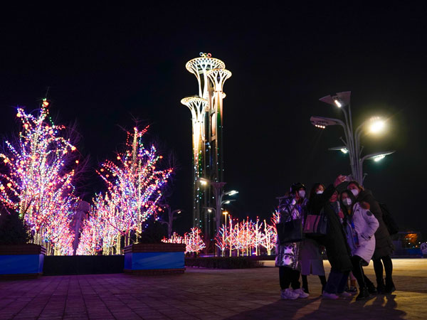 విదేశీ ప్రేక్షకులకు నో ఎంట్రీ..