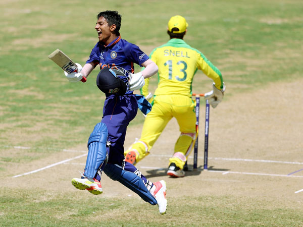 చెల‌రేగిన ధూల్, ర‌షీద్‌