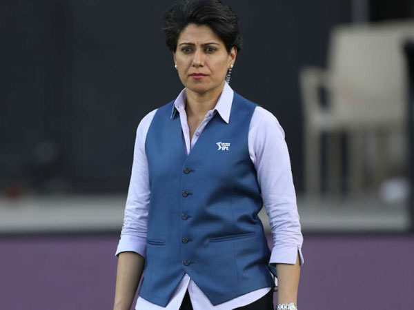 కామెంటేటర్ల జీతాలు ఎంతంటే?