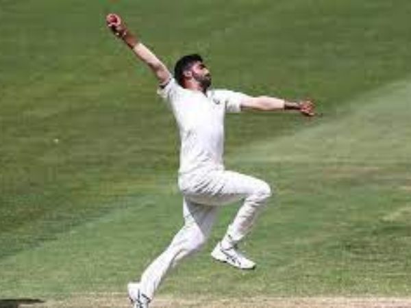 టెస్ట్ల్లో మూడో సారి.. టెస్ట్ల్లో మూడో సారి..