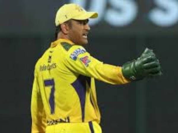 టాప్ ప్లేస్‌లో ధోని