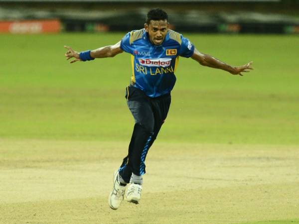  గాయంతో ఔట్‌