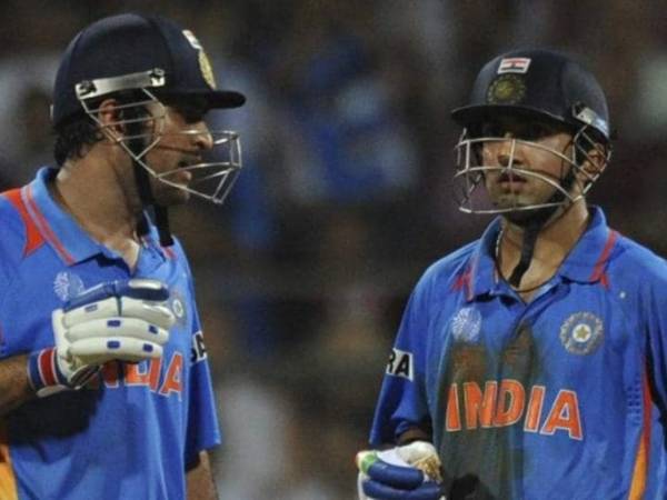 ధోనీపై చాలా విమర్శలు.. ధోనీపై చాలా విమర్శలు..