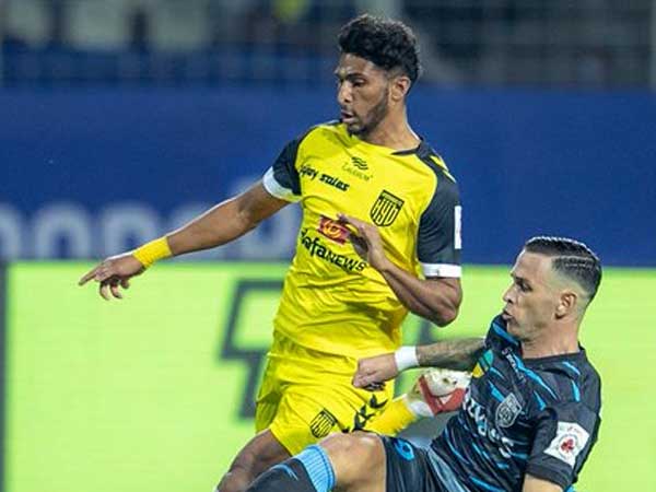 గోల్‌ కీపరే హీరో..