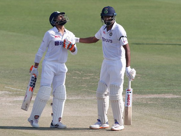 తొలి సెష‌న్‌లో అధిప‌త్యం