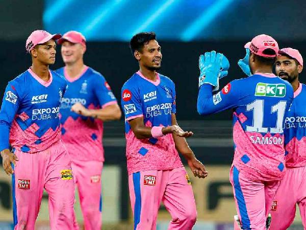 ఆట‌గాళ్ల‌కు స్వేచ్ఛ‌నిస్తాం