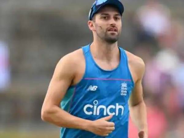 మూడో ఇంగ్లండ్ ప్లేయ‌ర్