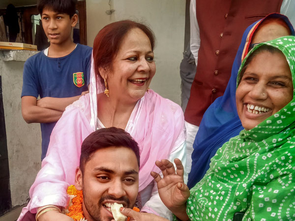 అమ్మకు అంకితం..