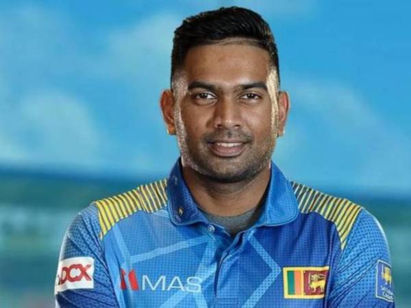  రాజ‌ప‌క్సే హ్యాట్రిక సిక్స‌ర్లు