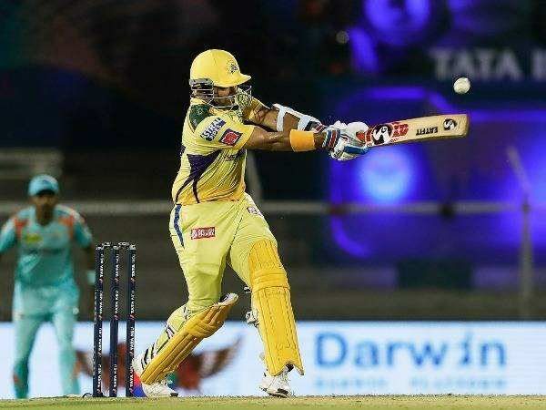 భారీ స్కోరును కాపాడుకోలేక..