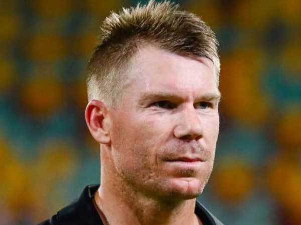 ముంబైలో అడుగుపెట్టిన వార్న‌ర్