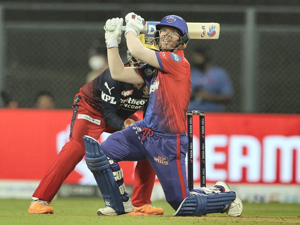 హ్యాట్రిక్ హాఫ్ సెంచరీలతో.. హ్యాట్రిక్ హాఫ్ సెంచరీలతో..