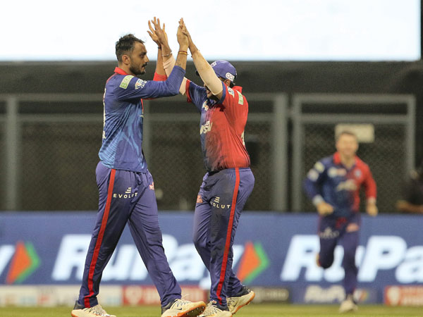 ప్రారంభంలో వికెట్లు కూల్చినా..