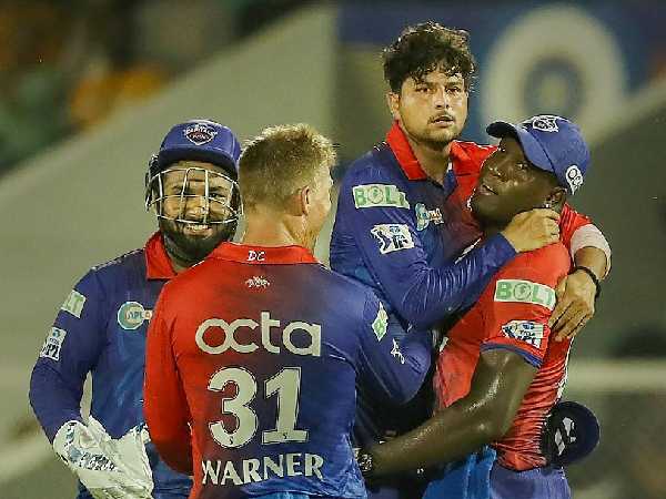 మార్ష్ అవుట్..