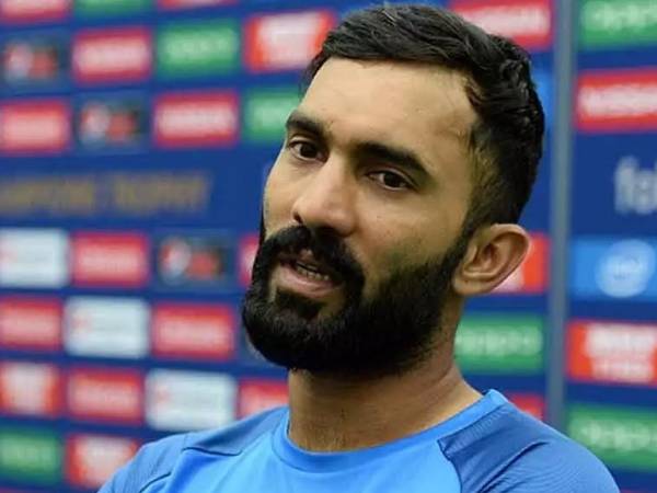 పిచ్చోడిలా మారిన కార్తీక్.. పిచ్చోడిలా మారిన కార్తీక్..