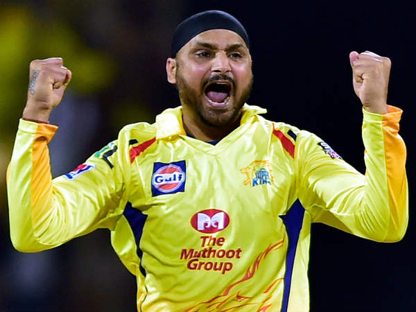  ధోనీ తప్పుకోవడంతో..