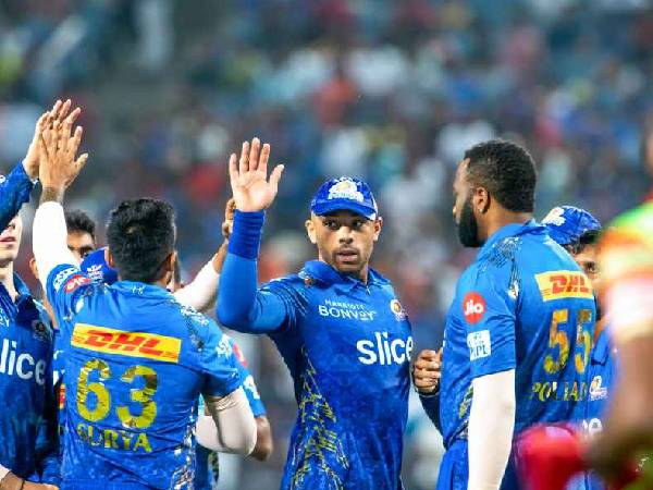 ప్లే ఆఫ్స్ నుంచి ముంబై ఔట్..