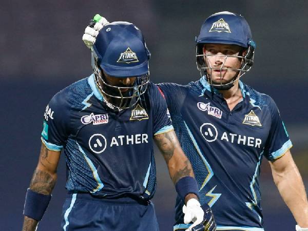 ఈ నాలుగు టీమ్స్ ప్లే ఆఫ్స్ పక్కా.. 