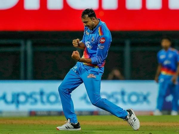 35 పరుగులకే నాలుగు వికెట్ల డౌన్