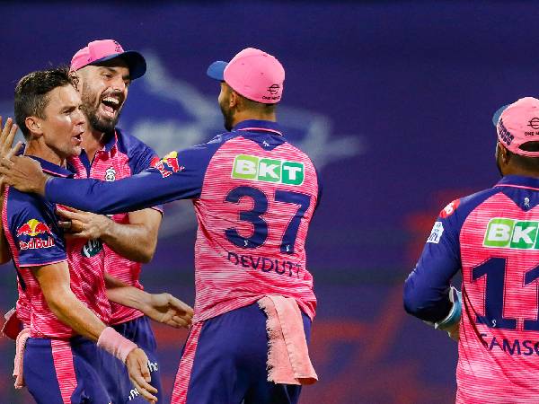 బౌలర్ల చలవ.. 