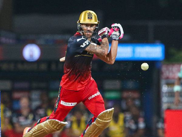 ఫాఫ్‌ను అవుట్ చేయడంలో విఫలం.. 