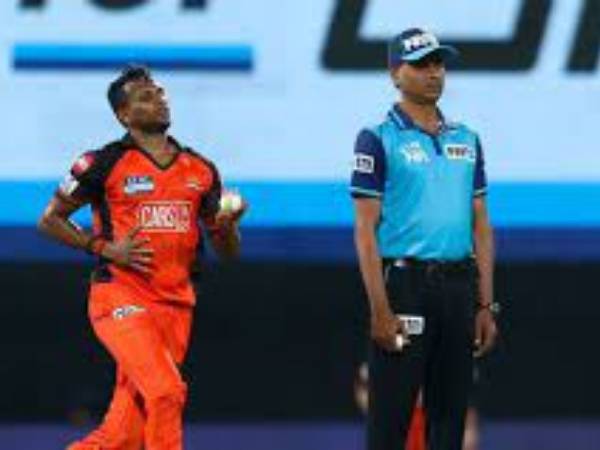 చెలరేగాలి...