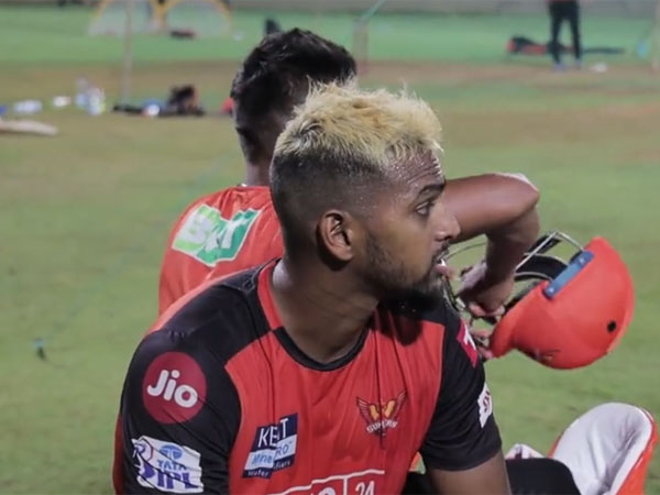 ఫస్ట్ మ్యాచ్‌లోనే డకౌట్..