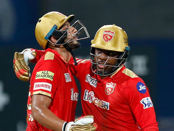 ఒడియన్ స్మిత్‌పై వేటు..