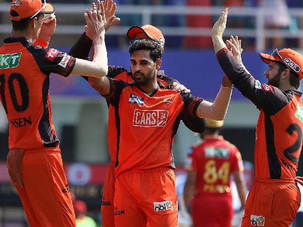 ఆరంభంలోనే 4 వికెట్లు తీయడం