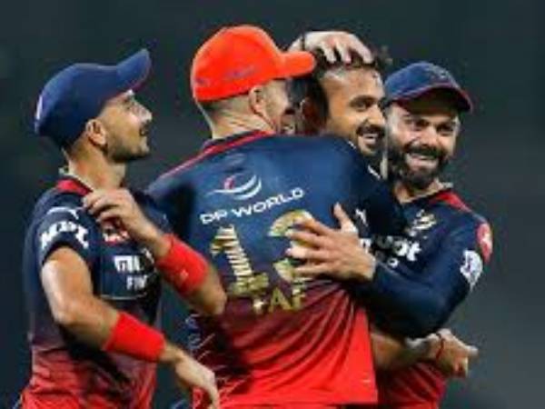 వారిద్దరూ డకౌట్..