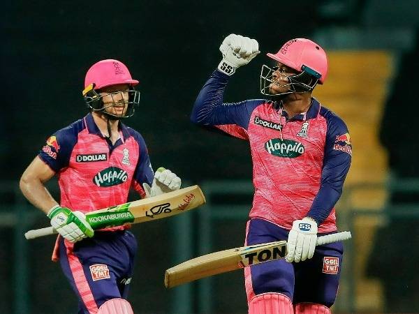 మూడు వికెట్లకే..