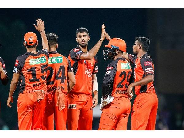 గుజరాత్‌తో పోరు..