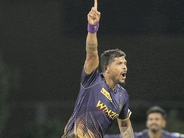 ప‌వ‌ర్‌ప్లేలో ఉమేష్ అదుర్స్‌