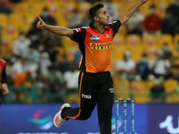 తడి టెన్నిస్ బంతులతో..