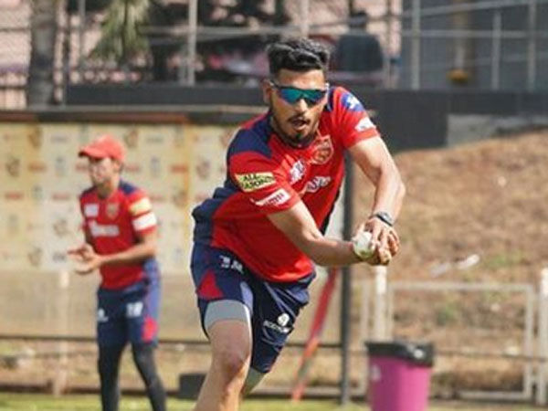 ఆర్థిక సమస్యలతో..