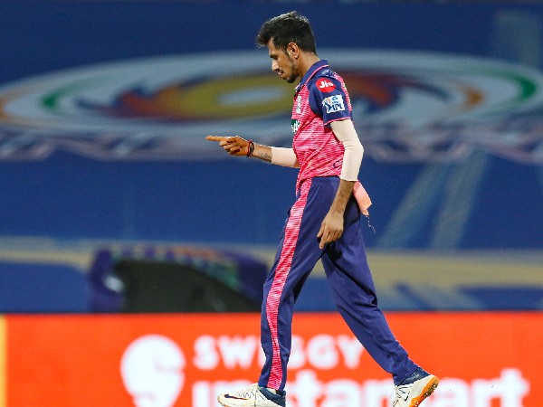 15వ అంతస్తు నుంచి వేలాడదీసాడు..