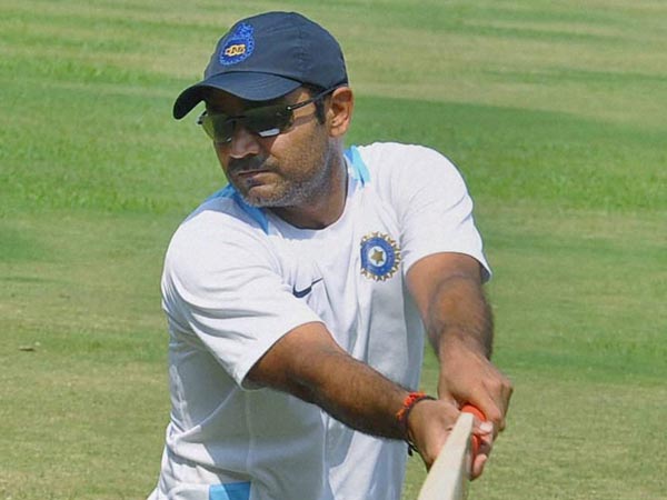 ఎల్బోను కదలిస్తూ..