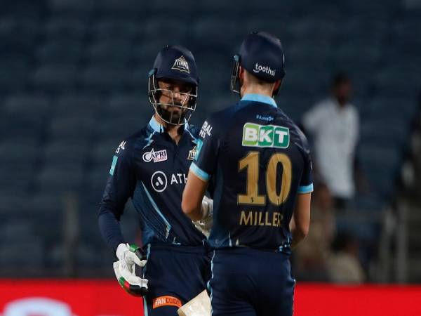 షమీ భీభత్సం తొలి 4ఓవర్లలోనూ బౌండరీ రాలే