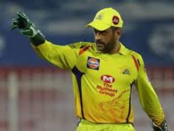 షాడో కేప్టెన్‌గా..