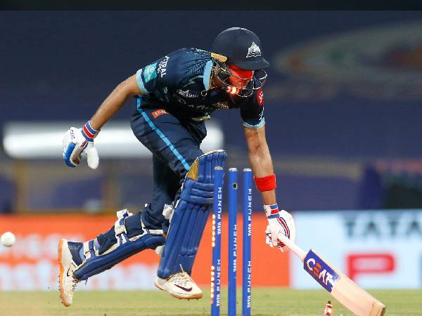  గిల్-సాహా మళ్లీ..