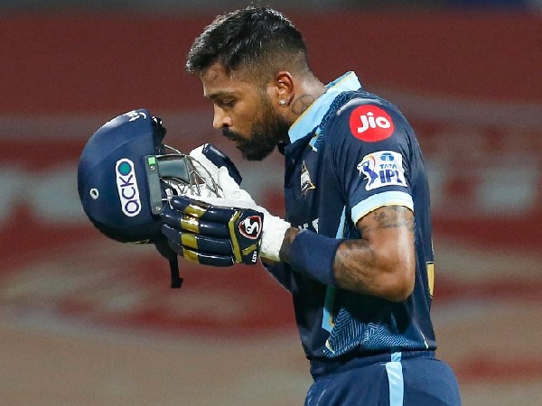 ఏమోషన్స్ అదుపులో పెట్టుకోవాలి...