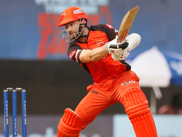 IPL 2022, SRH vs CSK: One handed six by Captain Kane Williamson in Pretorius bowling