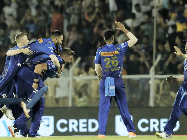  గెలిపించలేకపోయిన హిట్టర్స్..