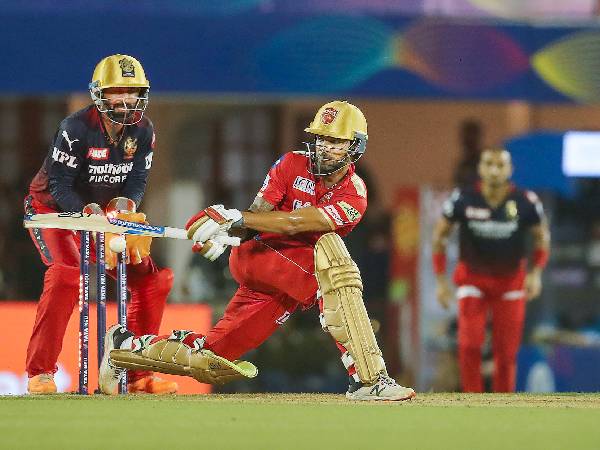 వెంటవెంటనే మూడు వికెట్లు.. 